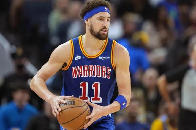 打破小贝纪录，布鲁日前锋福布斯是欧冠对巴萨传射最年轻球员（超越贝克汉姆！布鲁日前锋福布斯成欧冠对阵巴萨最年轻传射球员）