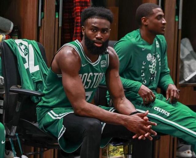 拳击：拳台之上的勇气与坚守（擂台之上：拳击的勇气与坚持）