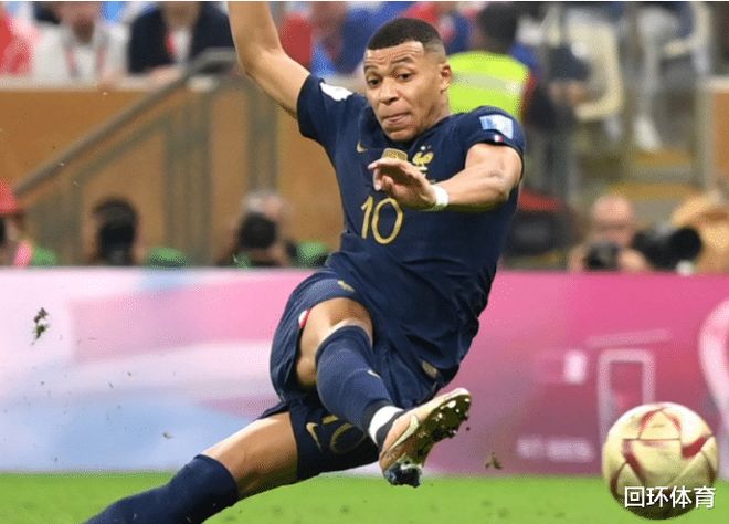 詹姆斯关键时刻稳住节奏（决胜时刻，詹姆斯掌控比赛节奏）