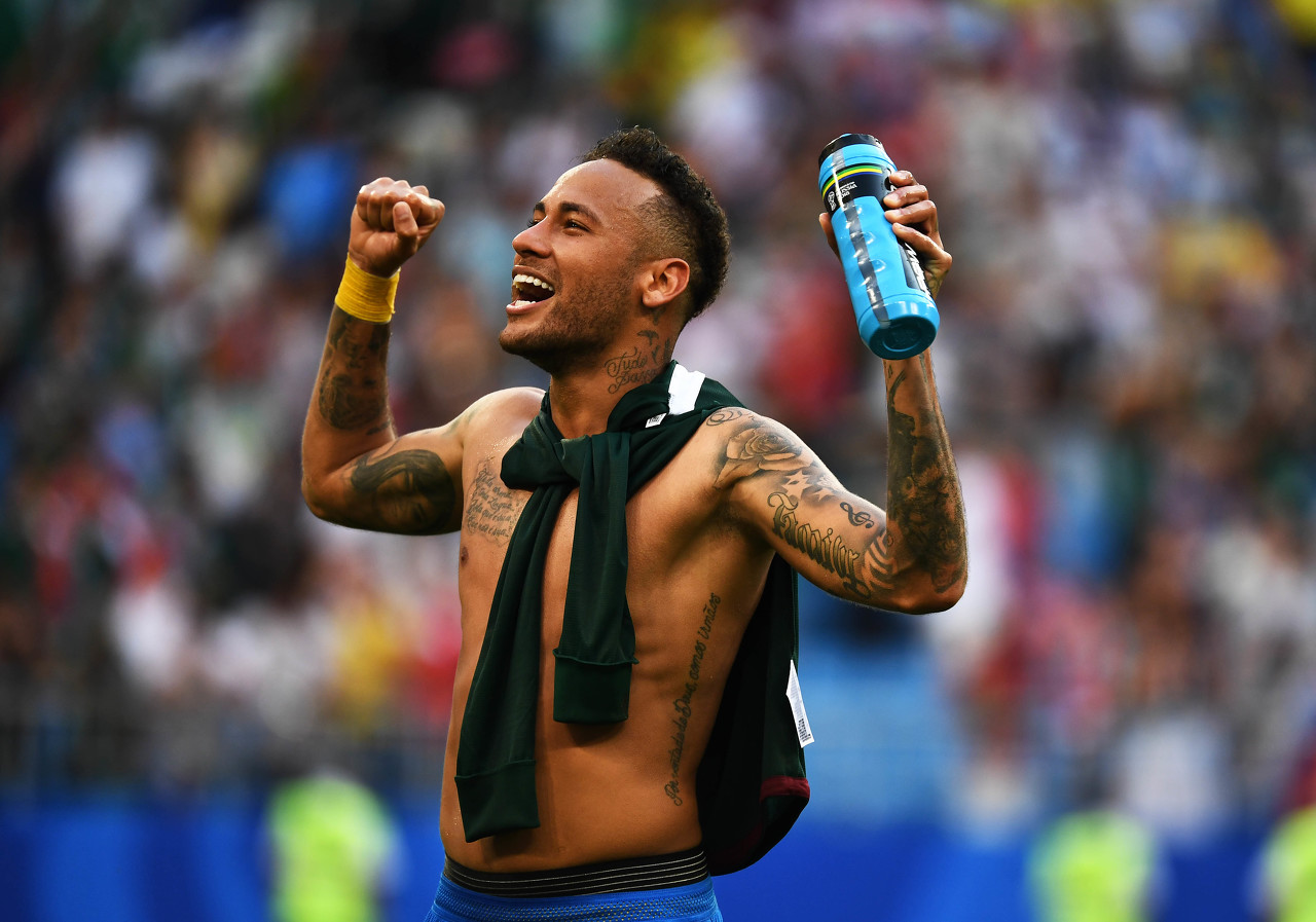 澳超半场：克莱因远射中柱，阿德莱德联暂0-0布里斯班狮吼（澳超半场：克莱因远射中框，阿德莱德联与布里斯班狮吼0-0僵持）