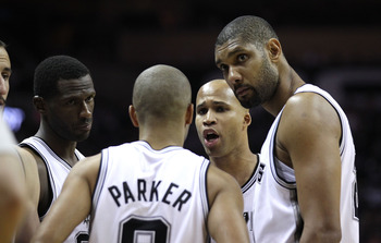 一日英超动向：曼城再具争冠实力，萨拉赫猛批斯洛特引发矛盾（英超一日观察：曼城重现争冠火力，萨拉赫怒斥斯洛特掀风波）